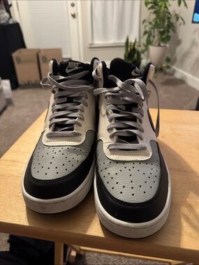 Nike Men’s Low-Top Sneakers in Black, Gray, and White